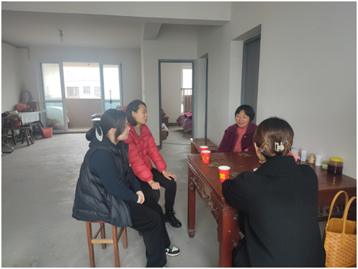 國檢巾幗崗探望結對學生